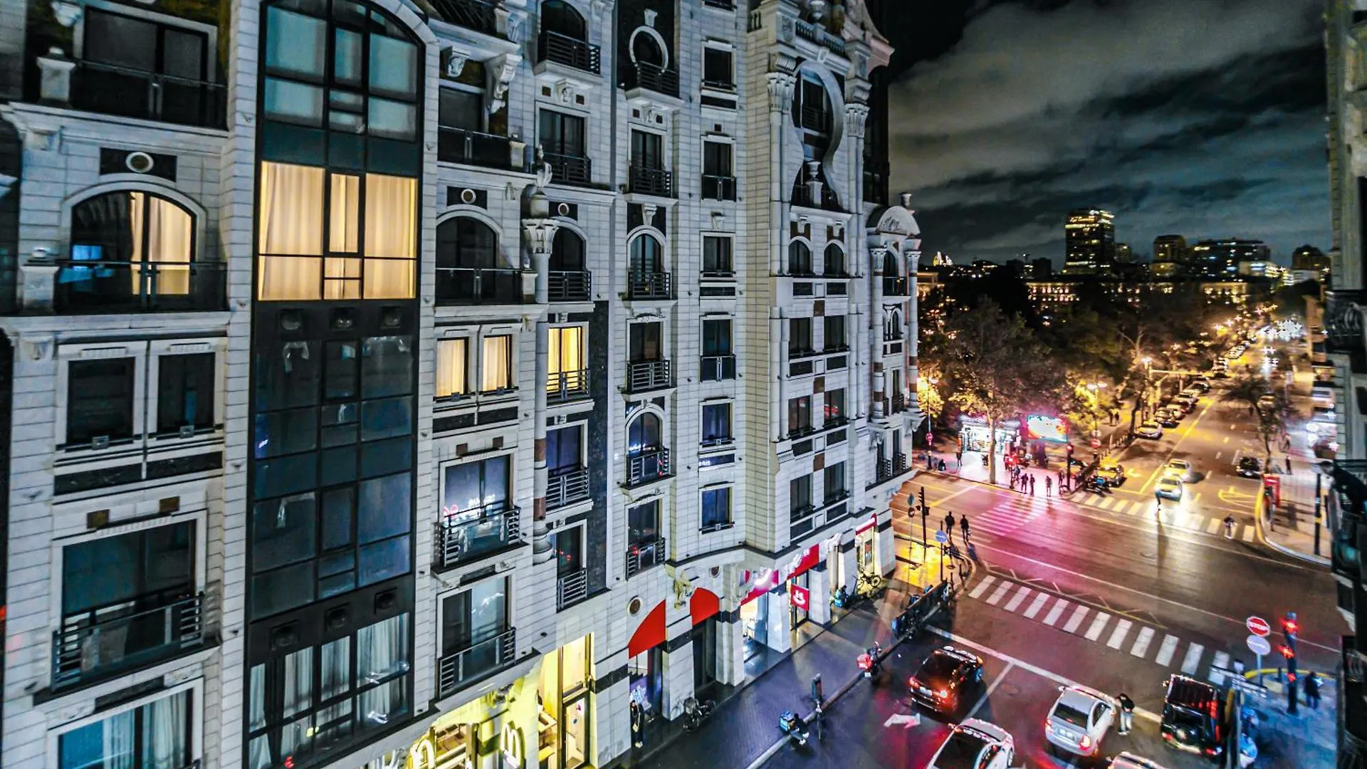 F1 Track Sea View Hotelapartment Barbaris Bakoe Appartement