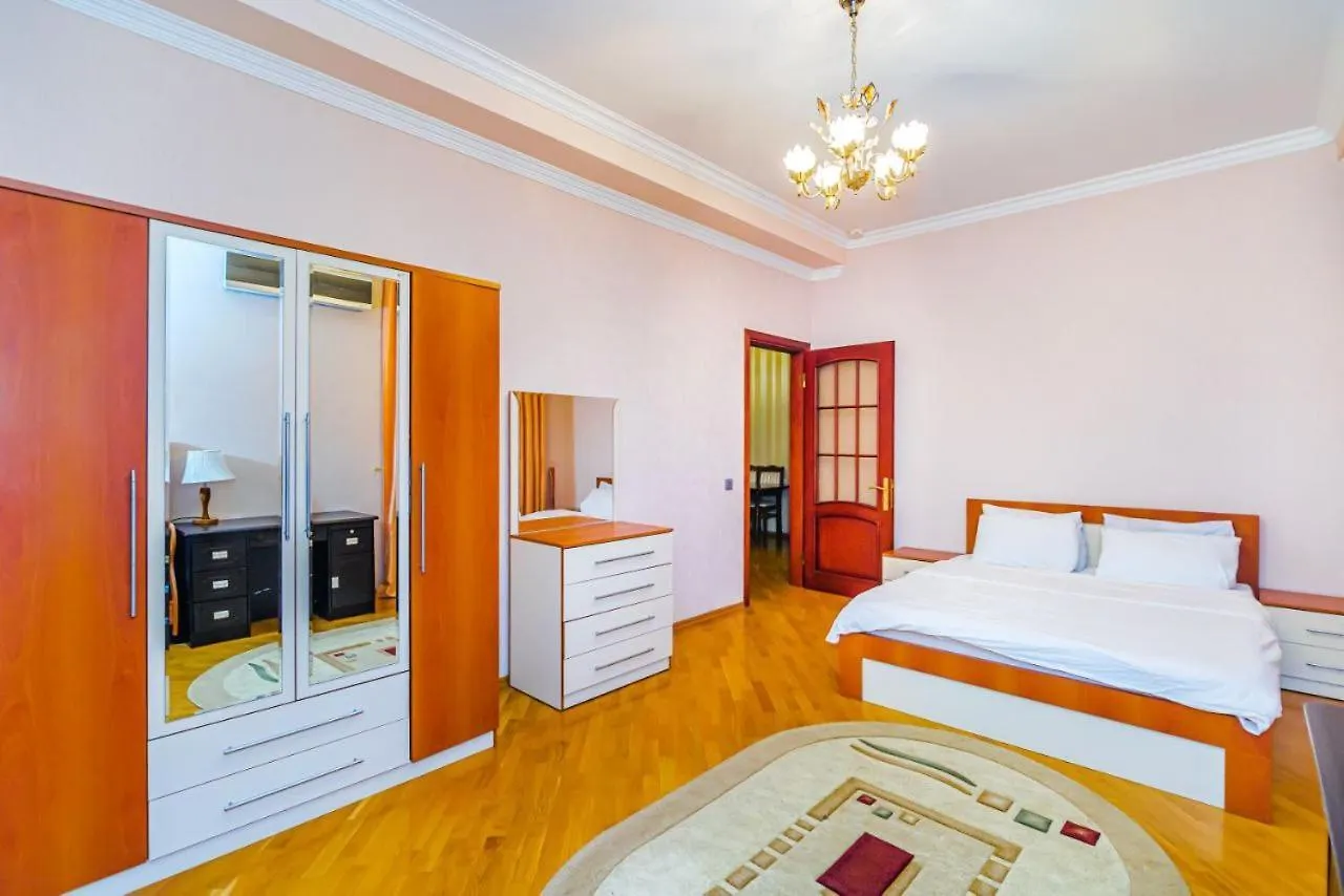 F1 Track Sea View Hotelapartment Barbaris Bakoe