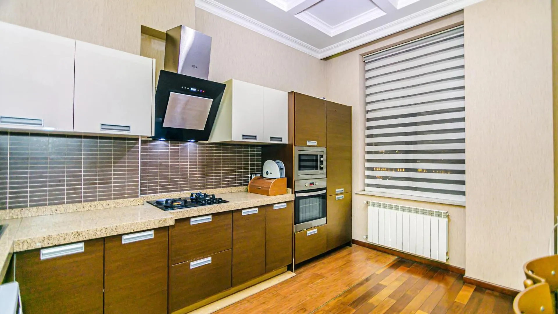 F1 Track Sea View Hotelapartment Barbaris Bakoe