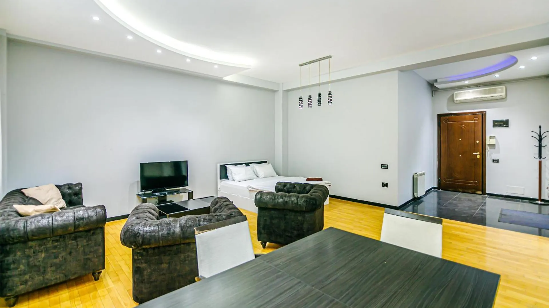 F1 Track Sea View Hotelapartment Barbaris Bakoe Appartement